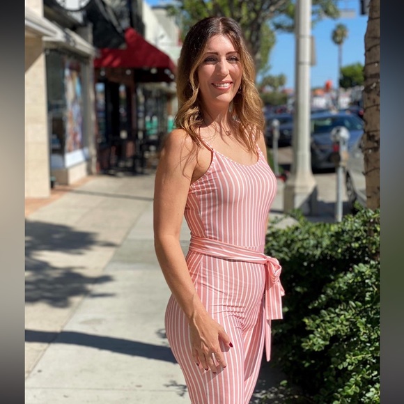 Adorable Pin striped jumpsuit! - Picture 4 of 9
